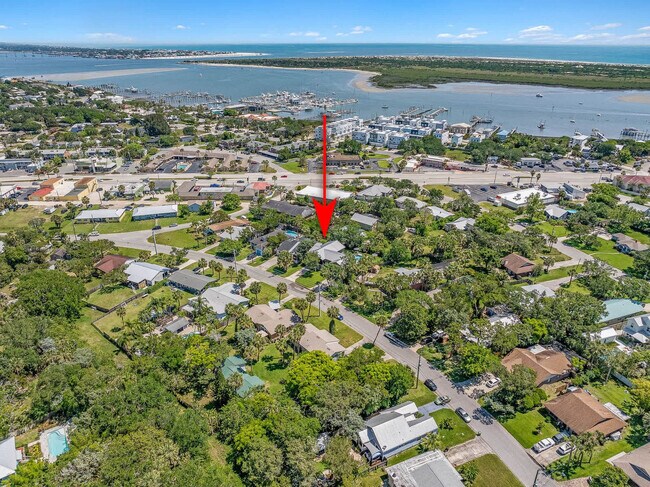 Building Photo - 430 Arricola Ave