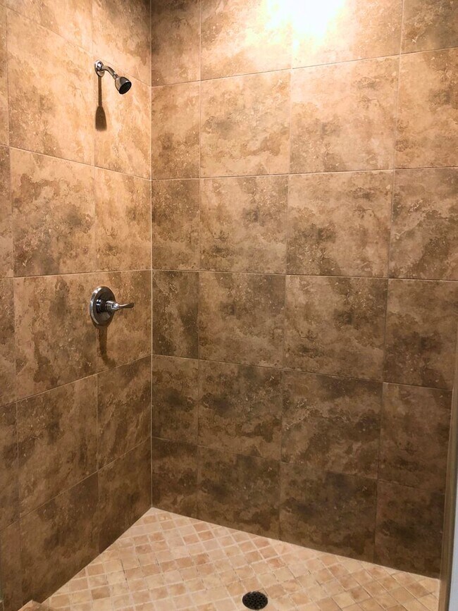 Building Photo - 3/2 with landscaping included!