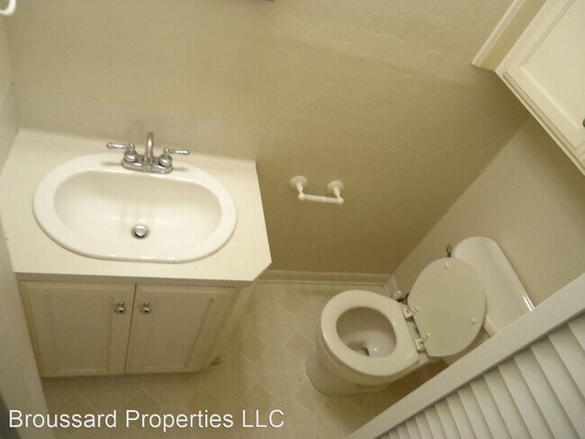 Building Photo - 3 br, 1.5 bath House - 108 Maple Drive