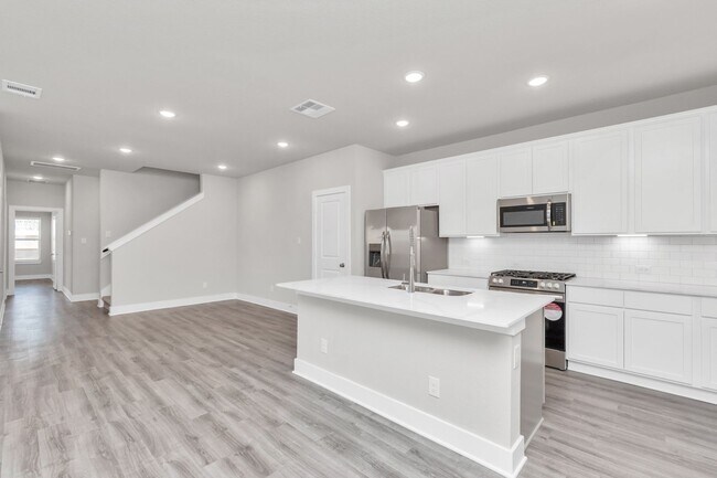 Building Photo - 21019 Bay Vlg Dr