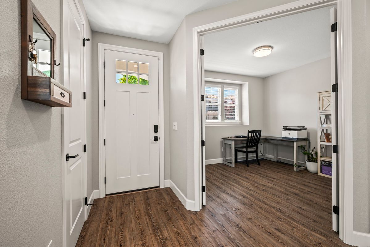 Building Photo - 100 Cropton Ct