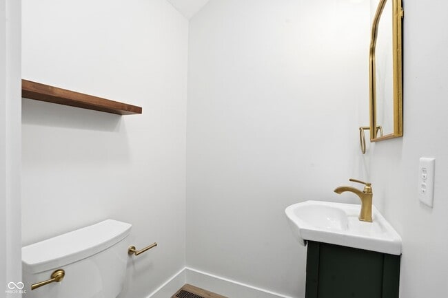 Building Photo - 4623 Rookwood Ave