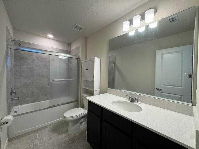 Building Photo - 2102 Charming Ave