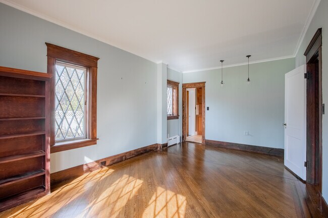 Building Photo - 3 Monmouth Ave