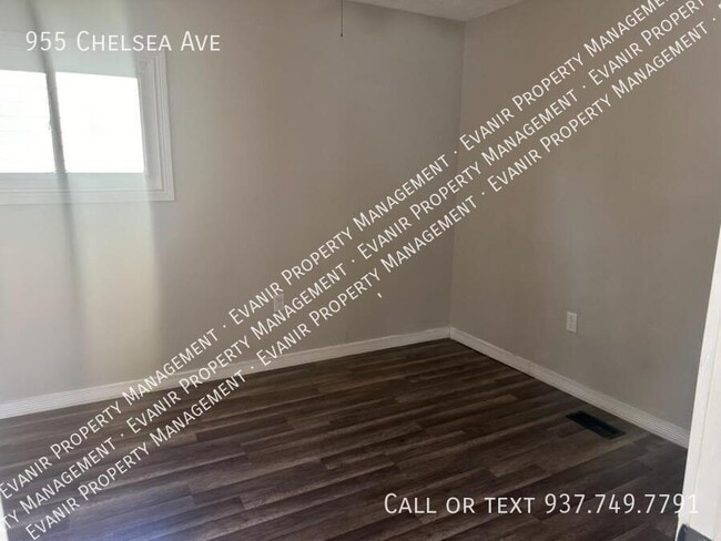 Building Photo - 955 Chelsea Ave