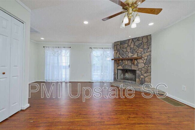 Building Photo - 98 Topsail Ct