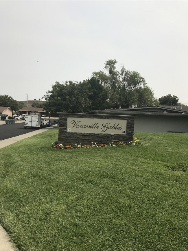 Building Photo - Vacaville Gables Apartments