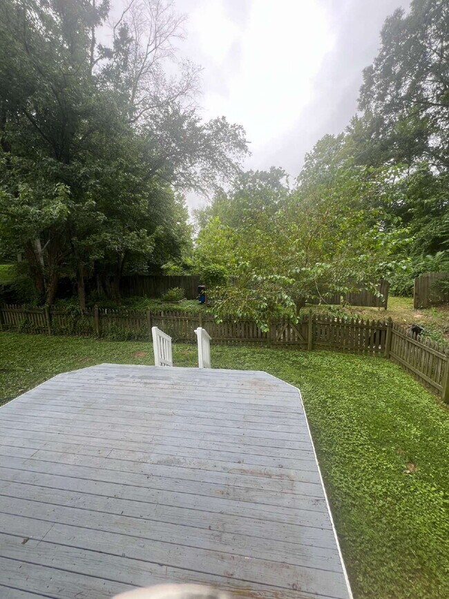 Building Photo - Charming 3-Bedroom Home in Stonewall Estat...