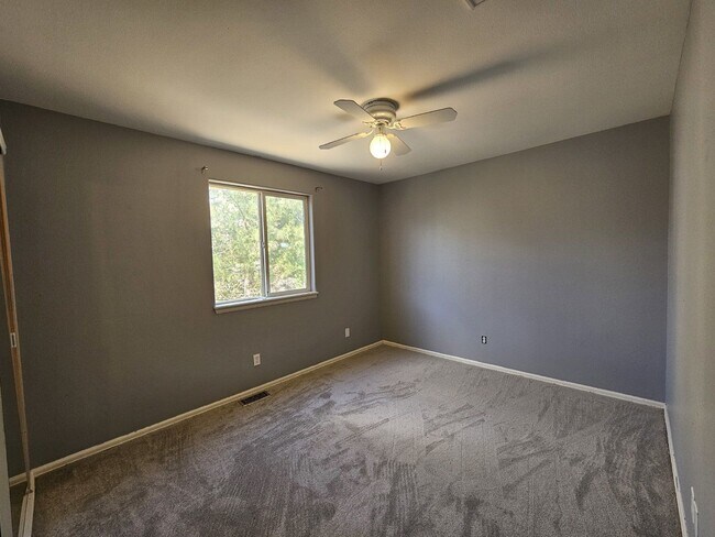 Building Photo - 11215 Jansen St