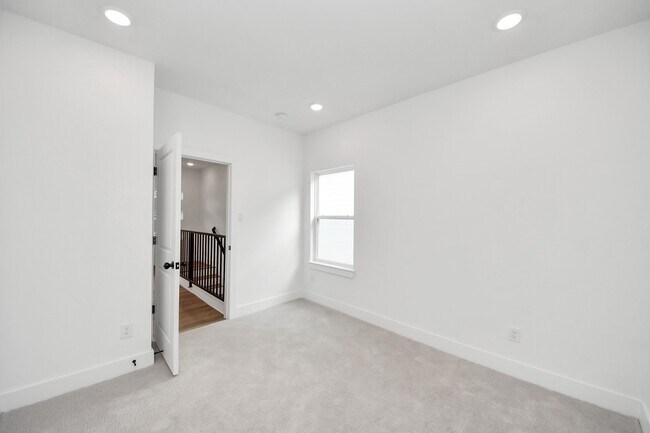 Building Photo - 2708 Bostic St