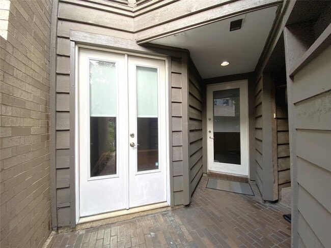 Building Photo - 5003 Yoakum Blvd