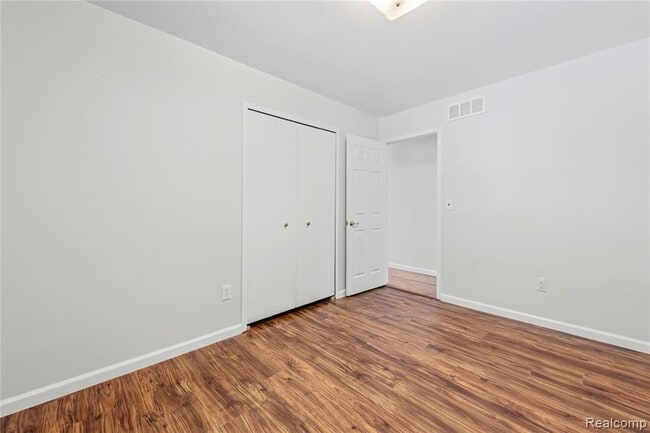 Building Photo - 39327 Timberlane Dr