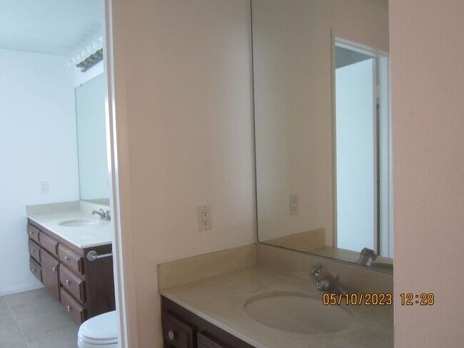 Building Photo - SPACIOUS 2 STORY CONDO