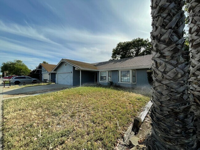 Building Photo - 459 Ranchwood Dr