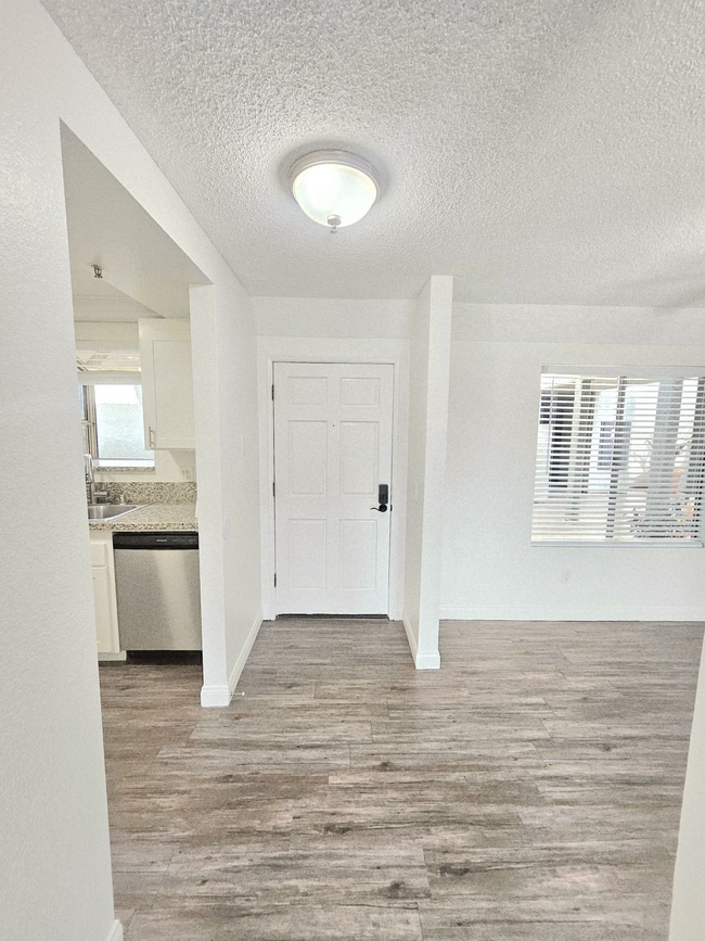 Building Photo - Yorktown Apartments