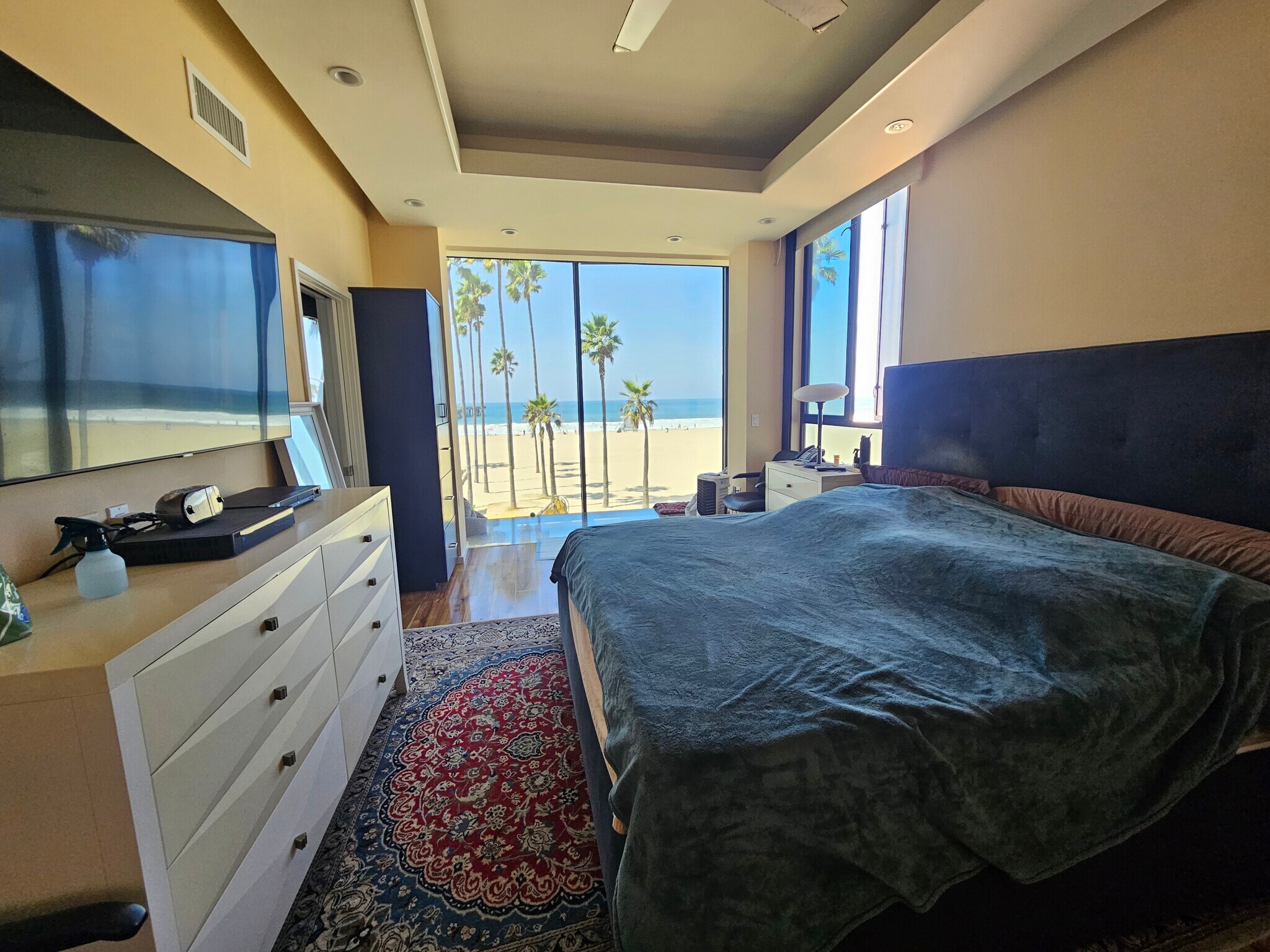 Building Photo - 3009 Ocean Front Walk