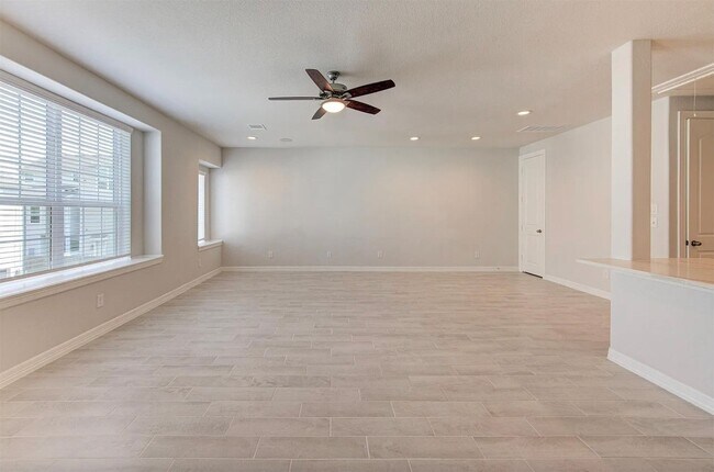 Building Photo - 1517 Canter Bayou Way