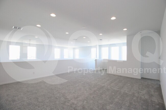 Building Photo - 19031 E Braeburn Ln