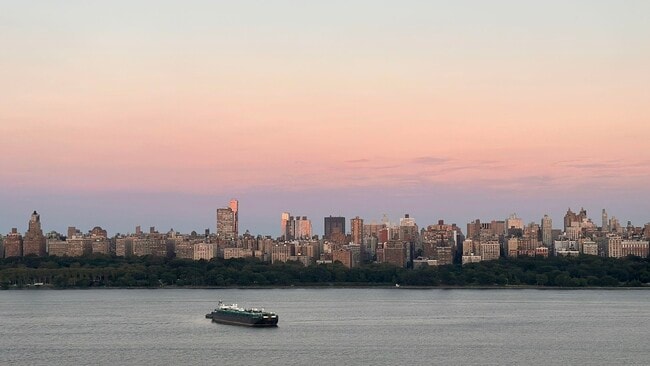 Building Photo - 8650 BLVD E