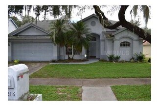 Building Photo - 2216 Kenwick Dr