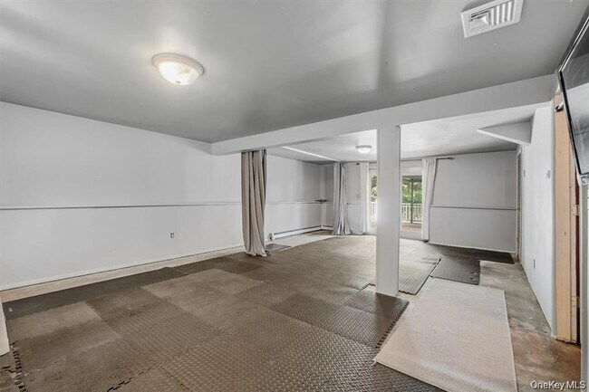 Building Photo - 383 NY-32