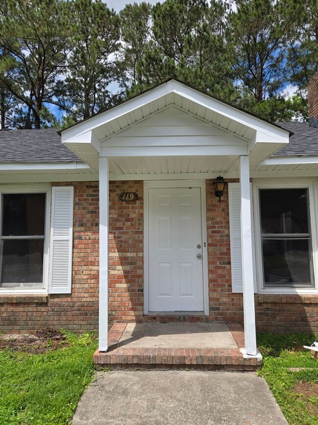 Primary Photo - 119 Windsor Ct
