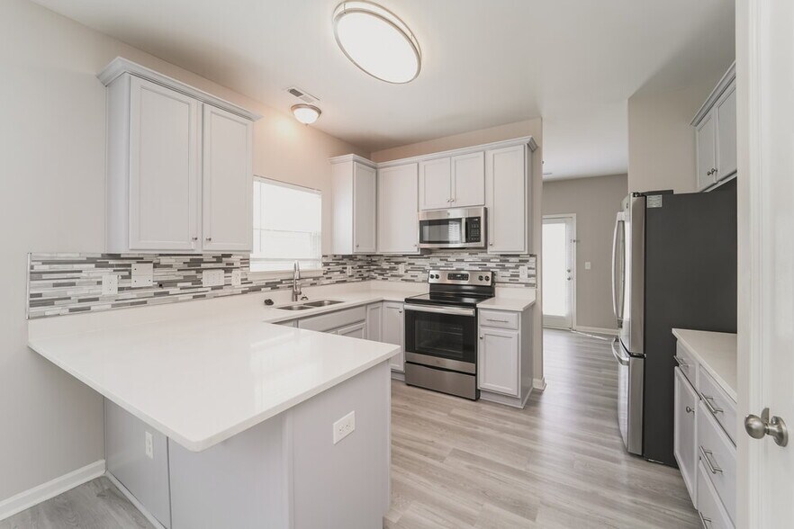 Building Photo - 802 Wesley Alan Ln
