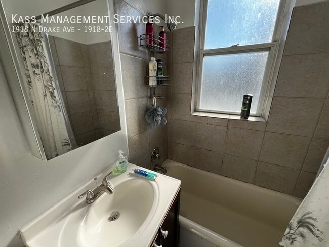 Building Photo - 1918 N Drake Ave