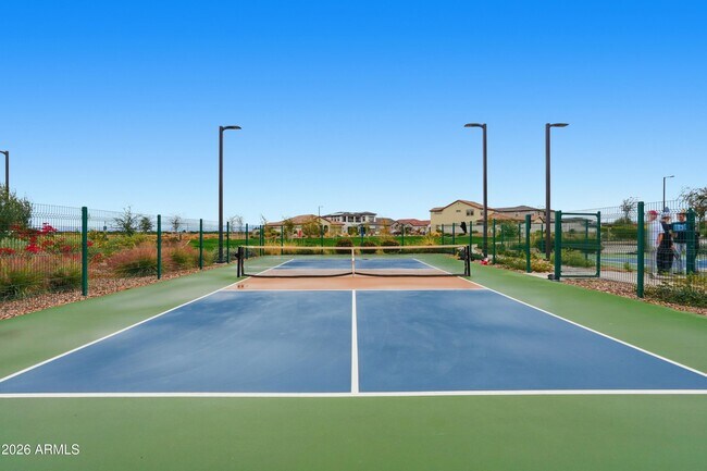 Building Photo - 932 W Macaw Dr