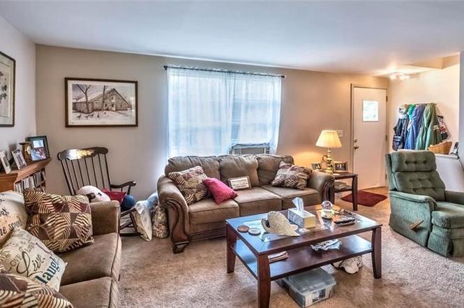 Building Photo - 4304 Royalview Dr