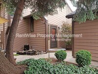 Building Photo - 875 N Gossett Pl