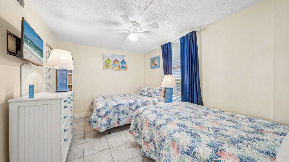 Building Photo - 7205 Thomas Dr