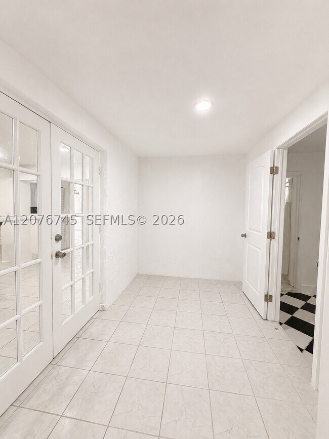 Building Photo - 3011 SW 117th Ct