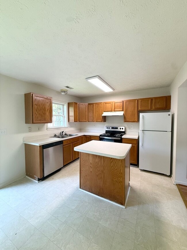 Building Photo - 2 Bed near VRE in Spotsylvania