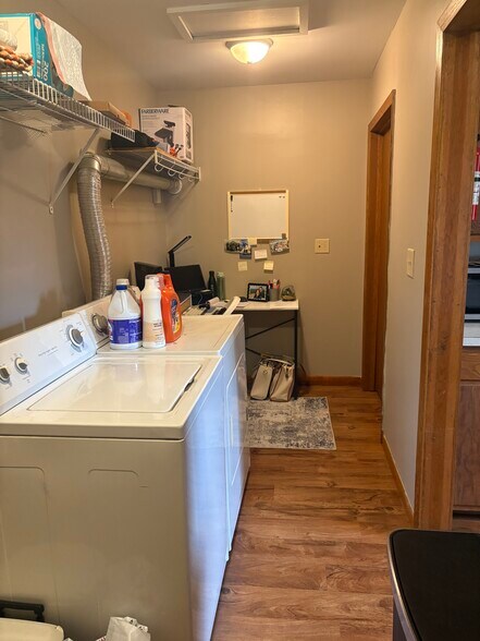 Building Photo - 119 E Welcome Ave