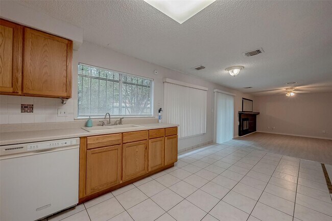 Building Photo - 2915 Windchase Blvd