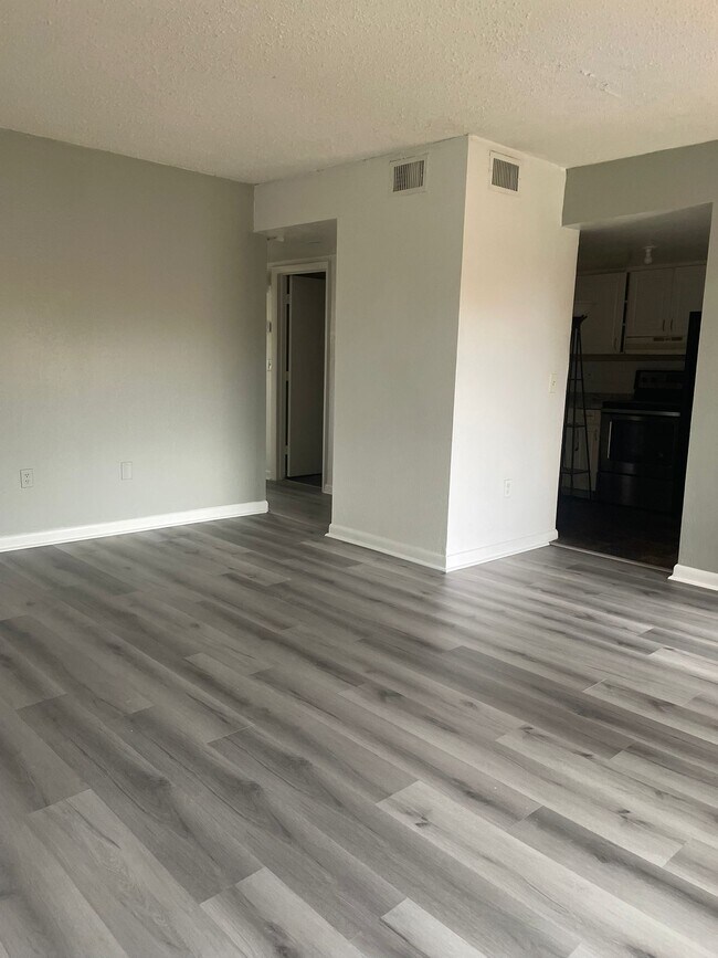 Building Photo - 746 McDougall Ct