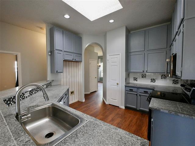 Building Photo - 4502 Highlands Dr