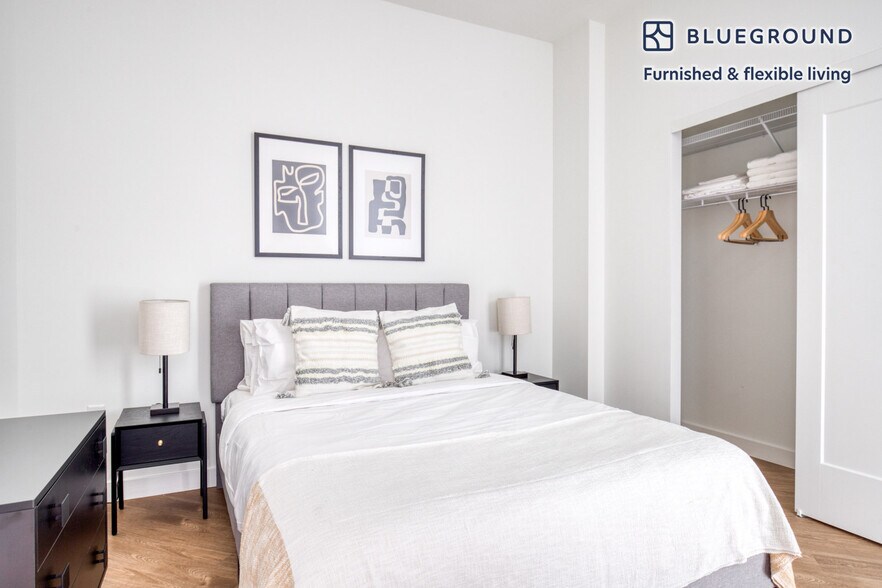 Building Photo - 550 Morse St NE