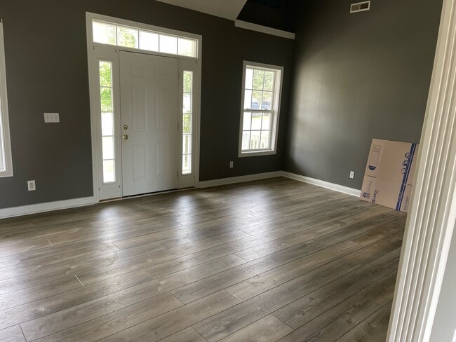 Building Photo - 127 Copperfield Way
