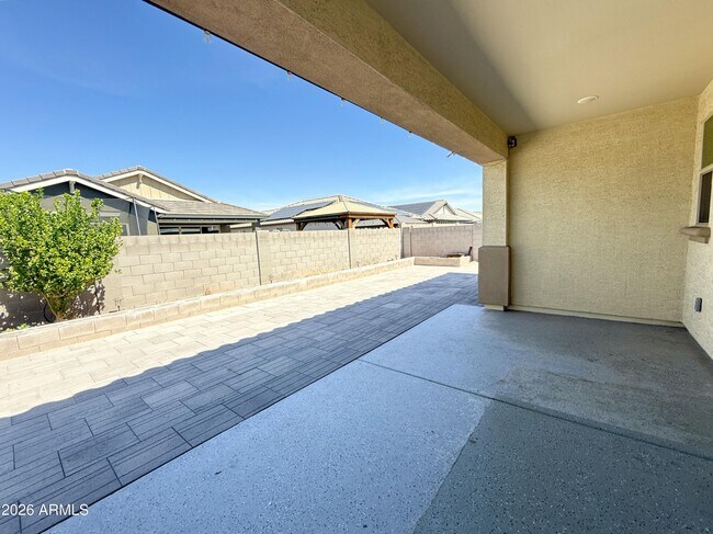 Building Photo - 15170 W Pierce St