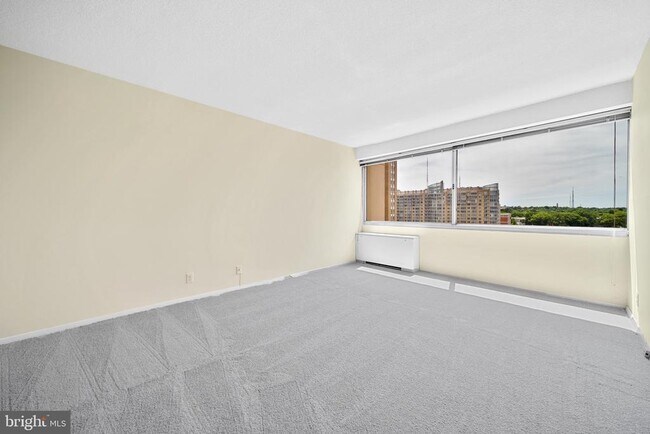 Building Photo - 5500 Friendship Blvd