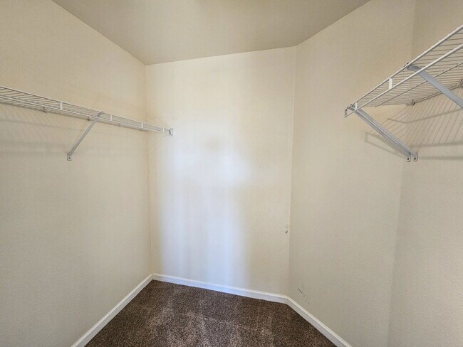 Building Photo - 12820 Ironstone Way