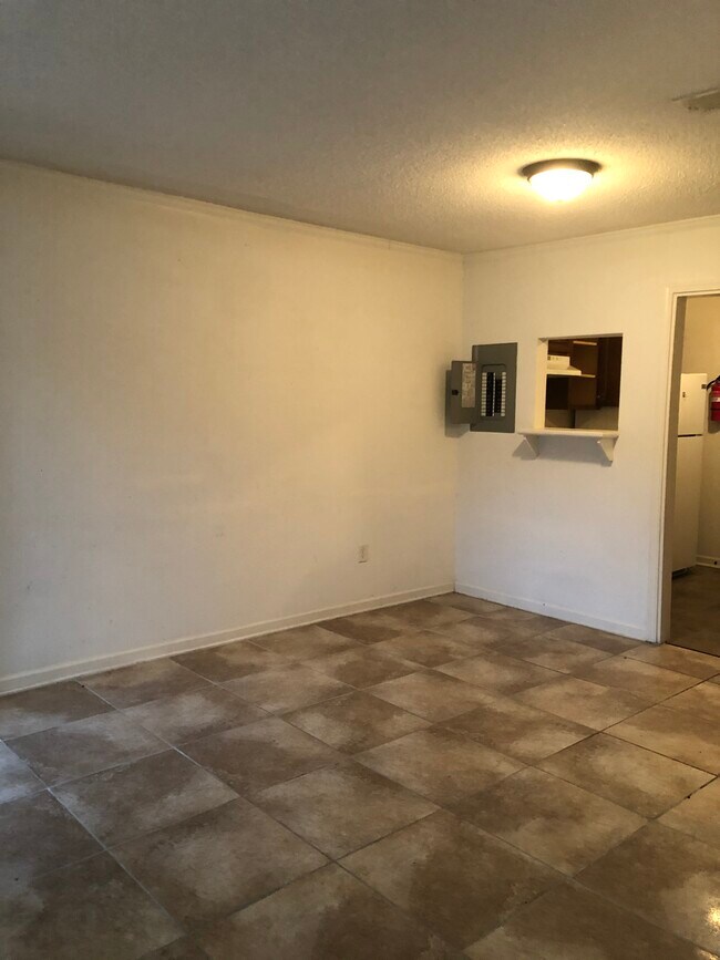 Primary Photo - 320 S Beltline Blvd Unit #11B