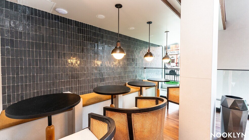 Building Photo - 654 Madison St