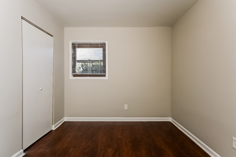 Building Photo - 263 Roxbury Dr