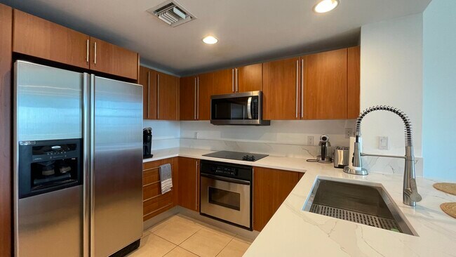 Building Photo - 610 Clematis St