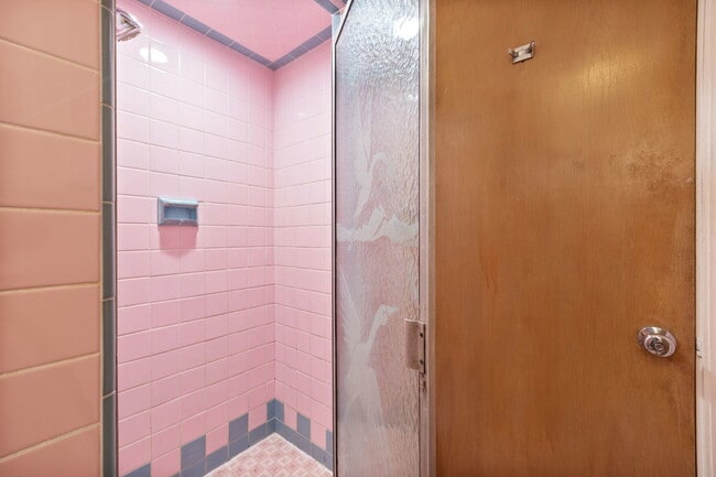 Building Photo - 5429 N Kimball Ave