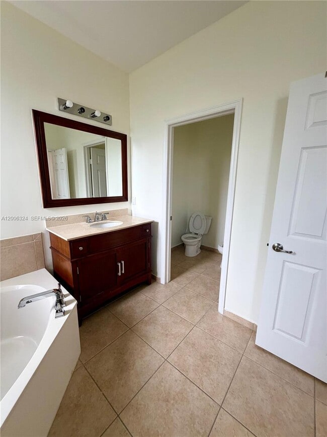 Building Photo - 10747 NW 76th Ln