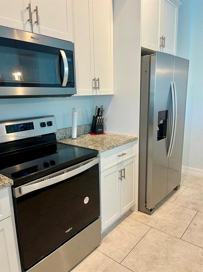 Building Photo - 15096 Aldama Cir